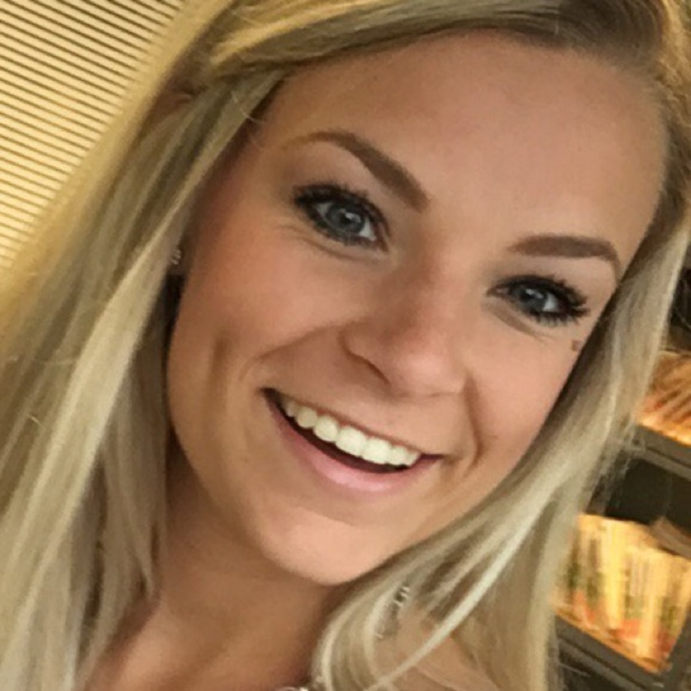 Meet your Posher, Caroline